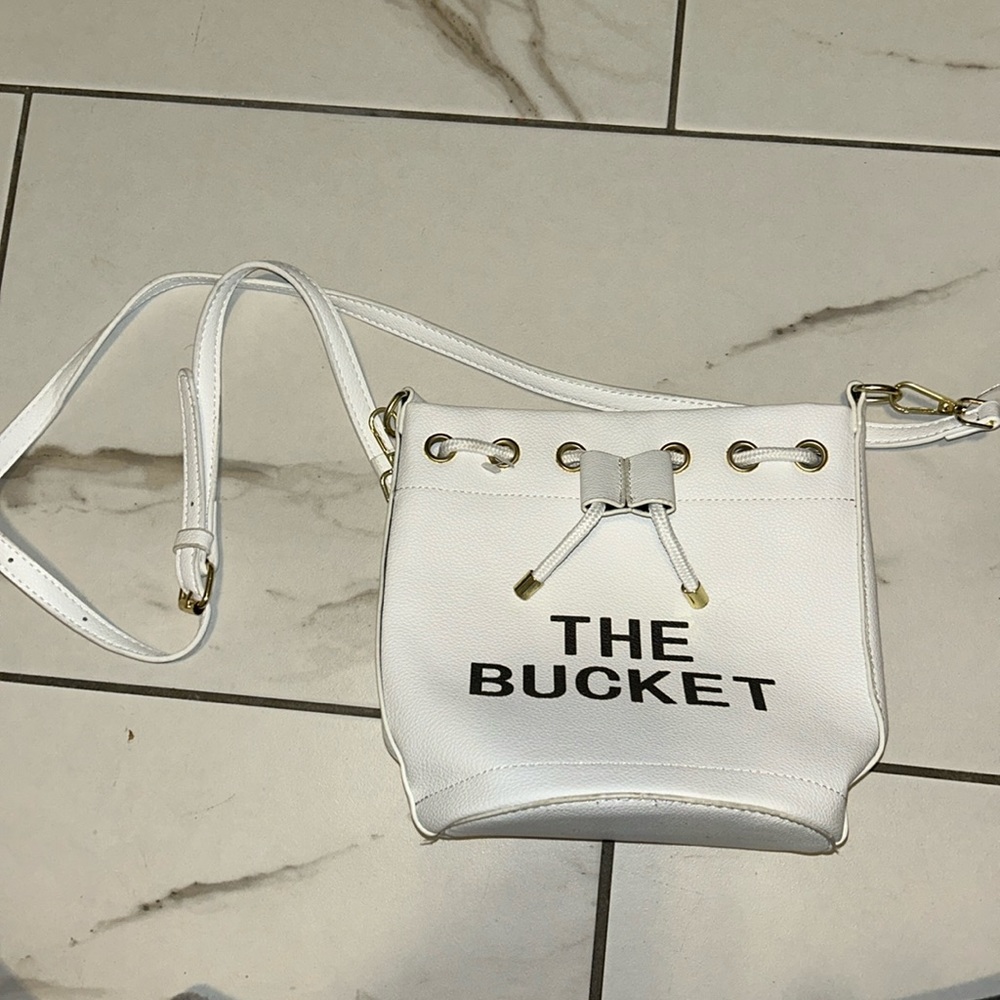 “THE BUCKET” crossbody